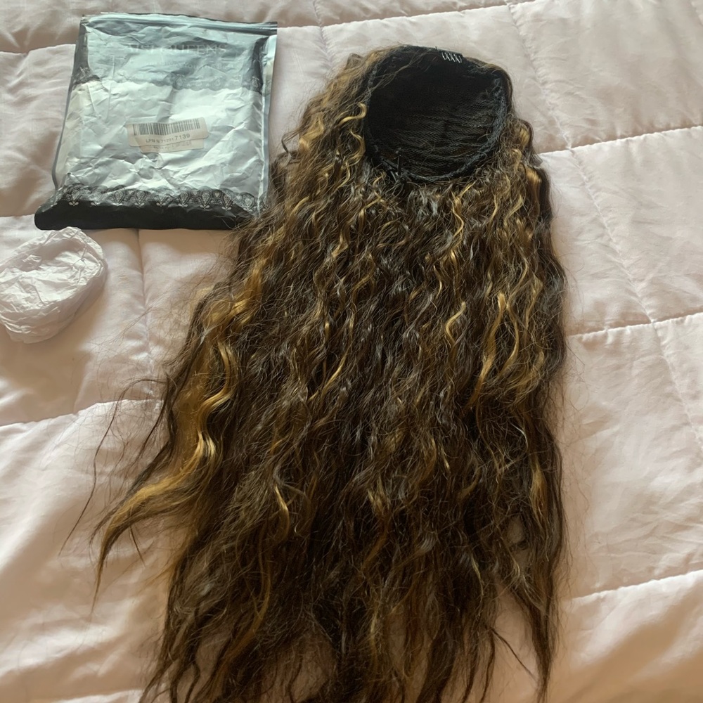 Ponytail Extension - Picture 3 of 9